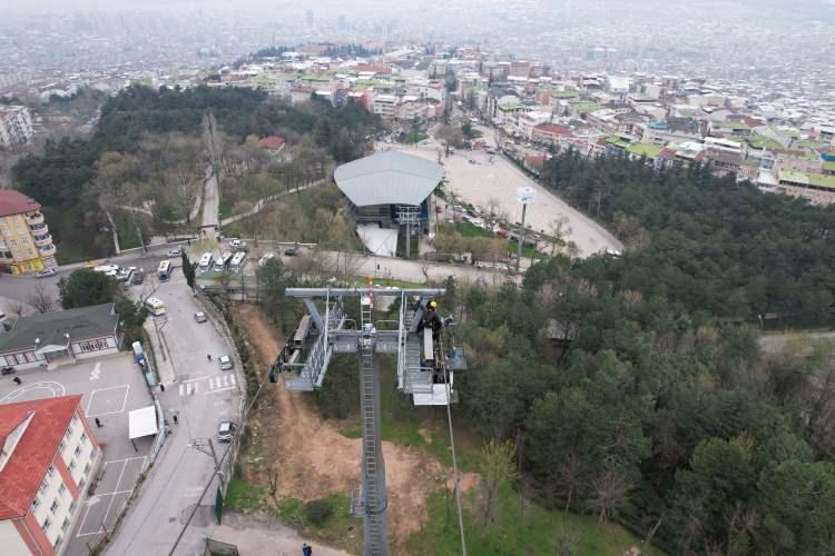 <p>Marmara Bölgesinin en yüksek noktası olan Uludağ'a alternatif ulaşımı sağlayan teleferik bakıma girdi.</p>

