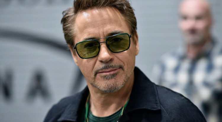 <p><span style="color:#FF0000"><strong>Dünyaca ünlü aktör Robert Downey Jr'ın Hollywood Şöhretler Kaldırımı'na yapıştırdığı sakız, açık artırmada rekor fiyata satışa çıkarıldı.</strong></span></p>
