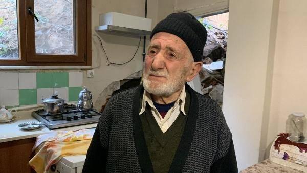 <p> Evdeki 2 kişi korku yaşadı. Ev sahibinin ihbarıyla mahalleye AFAD, belediye ve polis ekipleri sevk edildi. </p>
