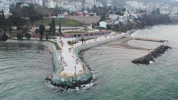 <p>Büyükşehir Belediyesi’nde yönetim değişikliğinin ardından, yerel seçimlerde Büyükşehir Belediye Başkanlığı görevine seçilen eski Enerji ve Tabii Kaynaklar Bakanı Mehmet Hilmi Güler, binaların kentin siluetini bozduğu ve hukuksuz yapıldığı gerekçesiyle yıkımı için konuyu Belediye Meclisi’ne taşıdı. </p>