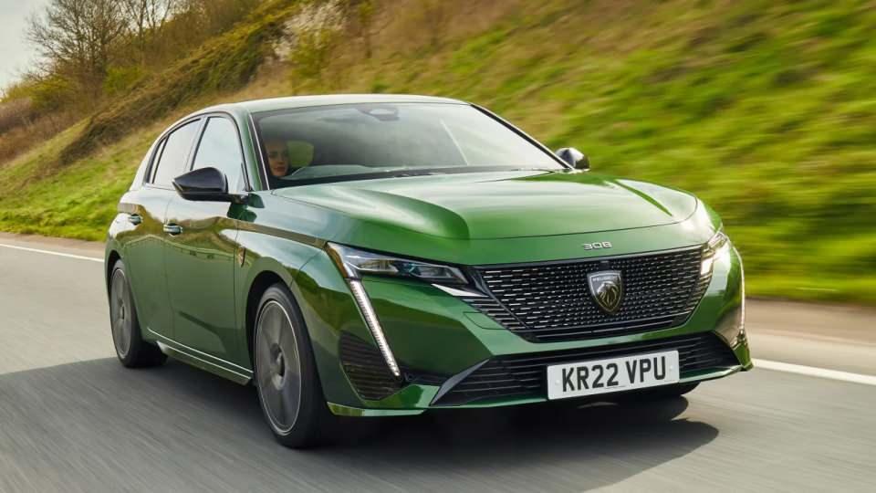 <p><strong>PEUGEOT</strong><br />
<br />
32 bin 666 adet</p>