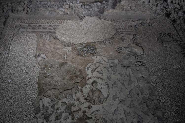 <p>Hatay'daki Necmi Asfuroğlu Arkeoloji Müzesi, Kahramanmaraş merkezli depremleri hemen hemen hasarsız atlattı.</p>
