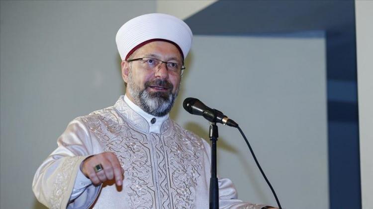 <p><span style="color:#000000"><strong>İnsanların inançlarına saldırıda bulunan ve ırkçılık olarak nitelendirilen bu eylemlerin ardından Diyanet İşleri Başkanı Ali Erbaş, nefreti dindirecek hoşgörülü bir çağrıda bulundu.</strong></span></p>