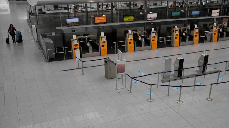 <p>SON 30 YILIN EN BÜYÜĞÜ</p>
<p>Grevin ülkede son 30 yılda yaşanan en kapsamlı grev olduğu söyleniyor.</p>