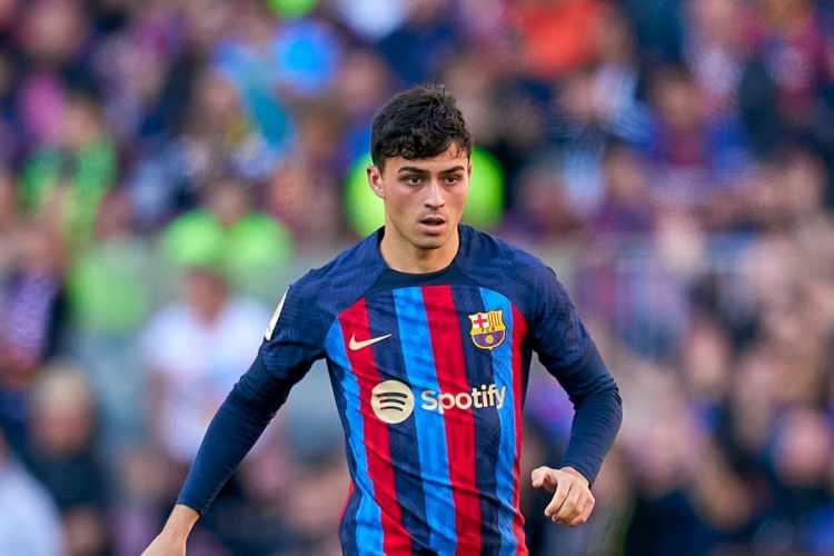 <p>8- Pedri / Merkez Orta Saha<br />
<br />
* Barcelona<br />
<br />
* 100 Milyon Euro</p>
