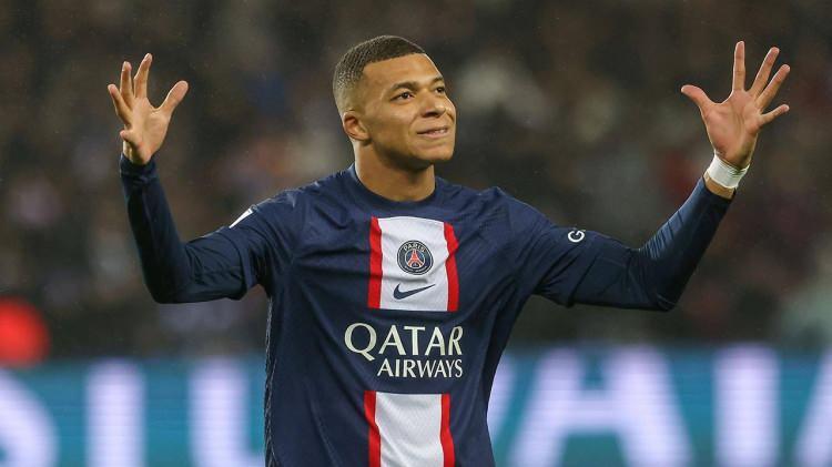 <p>1- Kylian Mbappe<br />
<br />
* PSG<br />
<br />
* 180 Milyon Euro</p>
