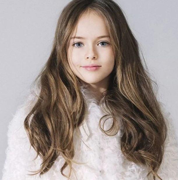 <p><strong>Şimdilerde 18 yaşına gelen Kristina Pimenova, yıllar içindeki değişimiyle sosyal medyanın dikkatini çekiyor.</strong></p>

<p> </p>
