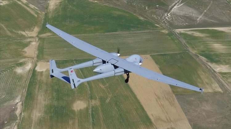 <p><strong>TÜRK MÜHENDİSLERİN MARKA İŞLERİNDEN BİRİ</strong></p>

<p>Savunma sanayii sektörünü yakından takip eden uzmanların üzerinde hemfikir olduğu konuların başında ANKA-3’ün mühendislik ve işçilik açısından son derece iyi göründüğü gerçeği var. Tabi burada Türkiye’nin hem F-35 uçaklarının üretim sürecinden hem de Milli Muharip Uçak projesinin gelişim aşamalarından elde ettiği birikimler öne çıkıyor.</p>
