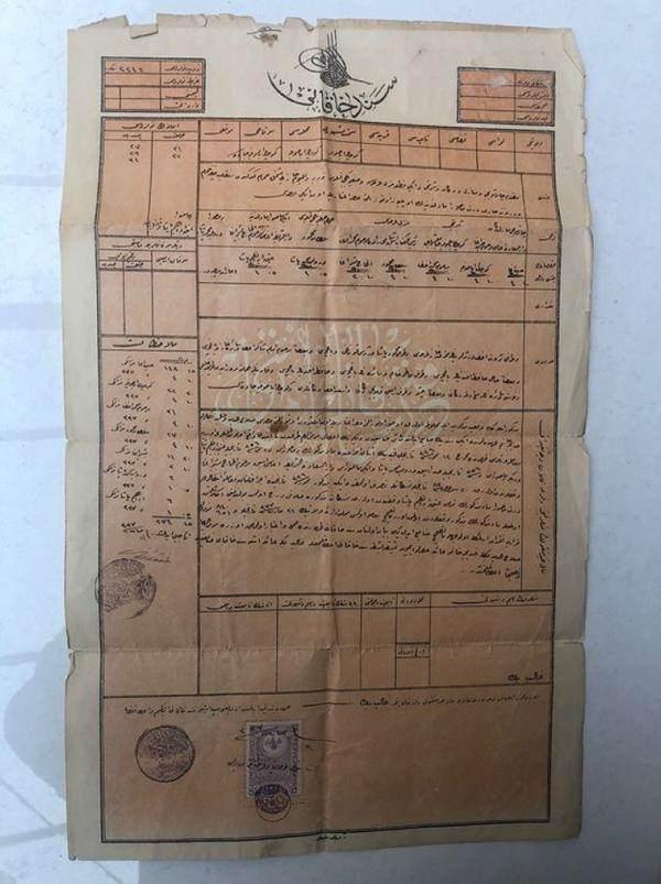 <p><strong>7,5 MİLYON DOLARLIK MİRAS</strong></p>

<p>Tarihi hamam ve arazi değerleri 7,5 milyon dolar civarında tahmin edilen 2 alanla ilgili tapu sahipleri adına hem maliye, hem de belediyeye 1950 yılından itibaren ge&ccedil;erli olması nedeniyle t&uuml;m vergilerinin &ouml;denmesi i&ccedil;in &ccedil;alışma başlattıklarını aktaran Faruk Keleş, toplamda vergilerin 1,5 milyon TL civarında olduğunu s&ouml;yledi. Keleş, "&Ouml;ncesinde veraset ve emlak vergileri olmadığı i&ccedil;in 1950 itibarıyla t&uuml;m vergilerin &ouml;demesi yapılacak. Ardından harabeye d&ouml;n&uuml;şen &Ccedil;ardaklı Hamamı'nın restorasyonu planlanıyor. Eski konak alanının da şu an kullanımda olması nedeniyle isterse Fatih Belediyesi'ne kamulaştırılması, istemez ise tapu sahiplerine teslimini talep edeceğiz" dedi.</p>
