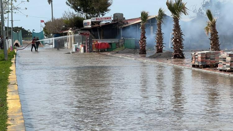 <p>Alana gelerek incelemelerde bulunan İskenderun Kaymakamı Murat Sefa Demiryürek, AA muhabirine, ilçede geçtiğimiz günlerde de aynı durumun yaşandığını belirtti.</p>

<p> </p>

