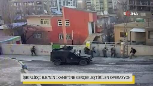 <p>*2012 yılında Suriye'de yaşanan iç savaş esnasında PKK/KCK terör örgütünün Suriye uzantısı PYD/YPG terör örgütü, Suriye'li ailenin 13 yaşındaki kızı Neriman Şeyh Ahmet'i örgüt saflarına katmak amacıyla ailesinden koparmaya çalıştı.</p>
<p>Evladını örgüte kaptırmak istemeyen Suriyeli aile herşeylerini geride bırakıp, yaşadığı toprakları terk ederek 2013 yılında Şanlıurfa'nın Suruç ilçesine yerleşti. 13 yaşındaki kızın peşini bırakmayan PKK, HDP aracılığıyla çocuğu dağa kaçırdı. HDP binasına giderek kızını isteyen anne yaka paça atıldıktan sonra evlat nöbetine katıldı.</p>