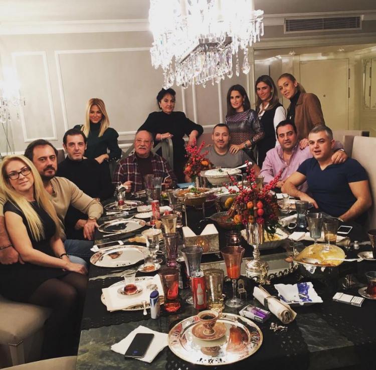 <p><strong>Rahmi Özkan'ın eşi Güniz Özkan'ın fotoğraflarını gören birçok sosyal medya kullanıcısı hayran kaldı. </strong></p>
