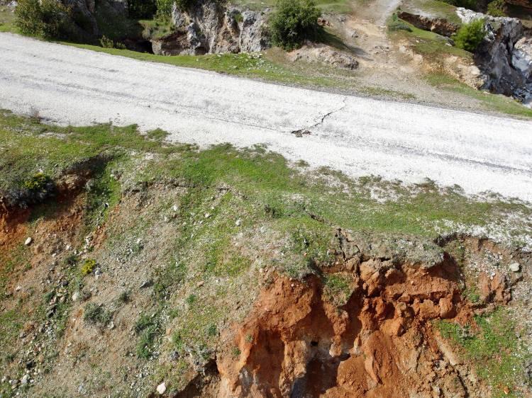 <p>Kahramanmaraş merkezli 7,7 ve 7,6 büyüklüğündeki depremler, Hassa'ya bağlı Söğüt, Hacılar ve Tepebaşı mahallelerinde de can kayıplarına neden oldu.</p>

<p> </p>
