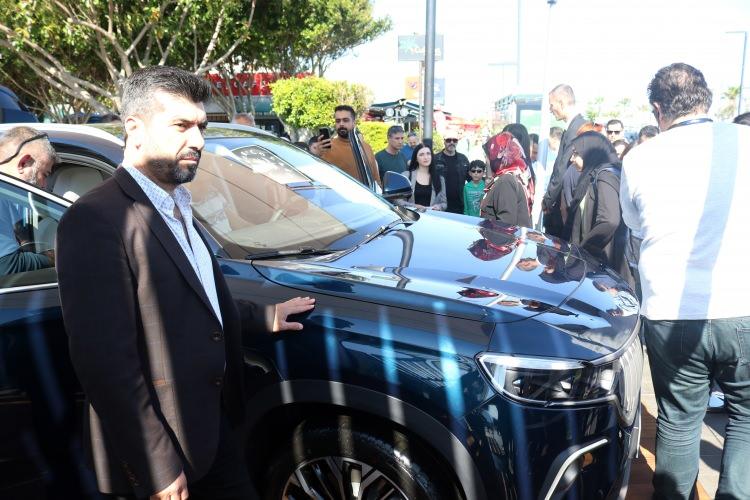 <p>Meydana getirilen Gemlik mavisi T10X modeli, yoğun ilgisi gördü. </p>