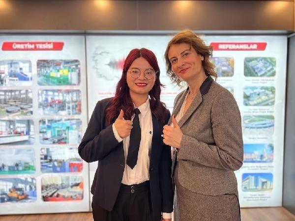 <p><strong>“SÜPERVİZYON HİZMETİ DE VERİLECEK" </strong></p>

<p>Tasarladıkları projenin süpervizyon hizmetini de vereceklerini ifade eden Aydın şunları söyledi: “İlk etapta başladığımız projeler için Çin'den ürünlerimiz gelecek. Buradaki mühendislik hizmetleriyle Çin'den gelen ürünlerimizi bir araya getireceğiz. Ardından Çorlu'daki fabrikamızı yılın sonuna kadar devreye alacağız. Üretim bandımızdan ilk ürünlerin 2023 yılının sonuna kadar çıktığının haberini sizlere verebileceğiz."</p>
