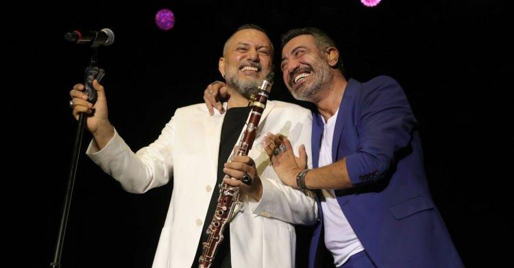 <p><strong>Zor g&uuml;nler ge&ccedil;iren &uuml;nl&uuml; klarnet&ccedil;i hastalığı nedeniyle d&uuml;n &ouml;zel bir hastaneden ameliyat oldu.</strong></p>
