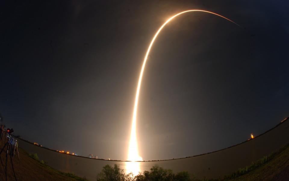 <p>SpaceX Falcon 9 roketi, ABD'nin Florida eyaletindeki Cape Canaveral Uzay İstasyonu'ndan Intelsat 40e uydusu ve ABD Havacılık ve Uzay Ajansı’nın (NASA) Troposferik Emisyon Kirliliği İzleme (TEMPO) cihazı ile fırlatıldı.</p>
<p> </p>