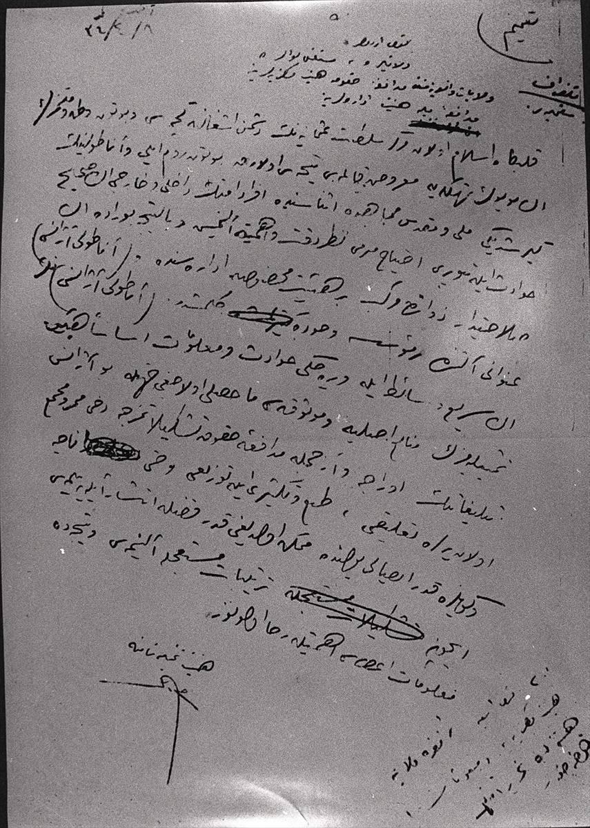<p>Gazi Mustafa Kemal Atatürk'ün talimatıyla "Kurtuluş Savaşı'nda Anadolu'nun sesini dünyaya duyurmak" için TBMM açılmadan 17 gün önce 6 Nisan 1920'de kurulan AA, bir asrı aşan tecrübesiyle ulusal ve uluslararası kamuoyunu doğru habere ulaştırmak için çalışıyor.</p>

<p> </p>
