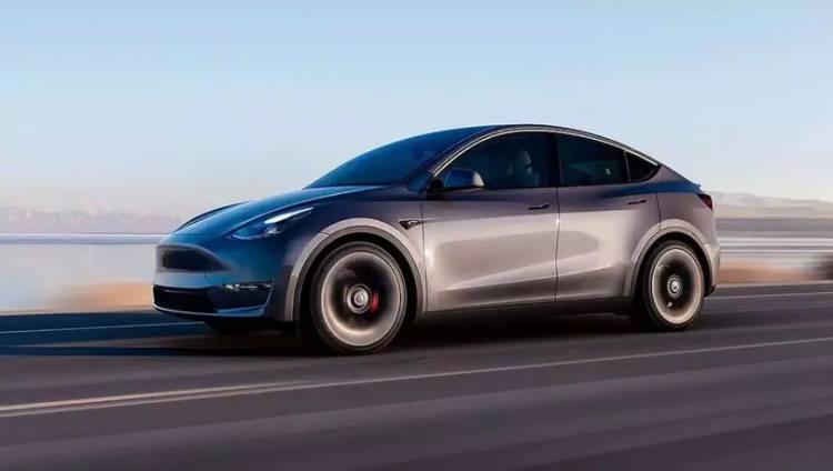 <p>Elektrikli otomobil devi Tesla Türkiye'ye resmen giriş yaptı. Markanın ülkemizde satışa çıkacak ilk modeli Berlin fabrikasında üretilen Model Y olacak.</p>
