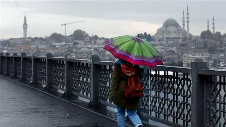 <p><strong>BATI KARADENİZ</strong></p>
<p>Parçalı zamanla çok bulutlu, yarın (Salı) öğle saatlerinden sonra bölgenin iç kesimleri ile Zonguldak ve Bartın çevrelerinin yerel olmak üzere aralıklı sağanak yağışlı geçeceği tahmin ediliyor. Rüzgarın yarın (Salı) iç kesimlerinde güney ve güneydoğu yönlerden kuvvetli ve kısa süreli fırtına (50-70 km/saat) şeklinde esmesi bekleniyor.</p>