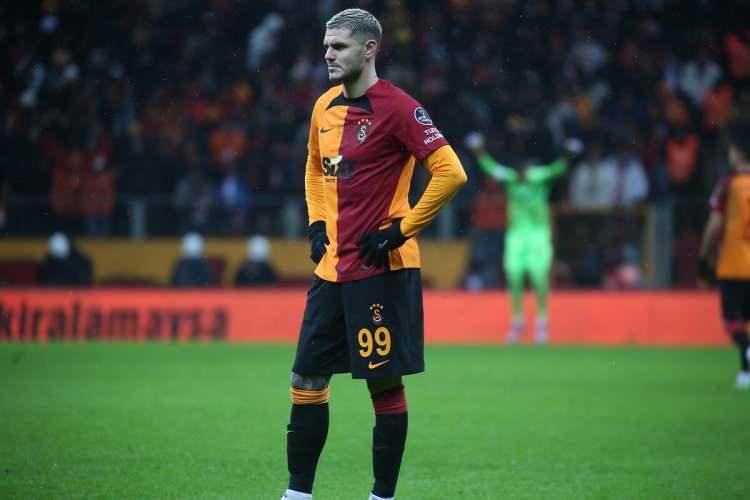 <p>Arjantinli golcü aynı zamanda Galatasaray'ın Nef Stadyumu'ndaki 600. golünü atarak sarı kırmızılıların tarihine geçti.</p>
