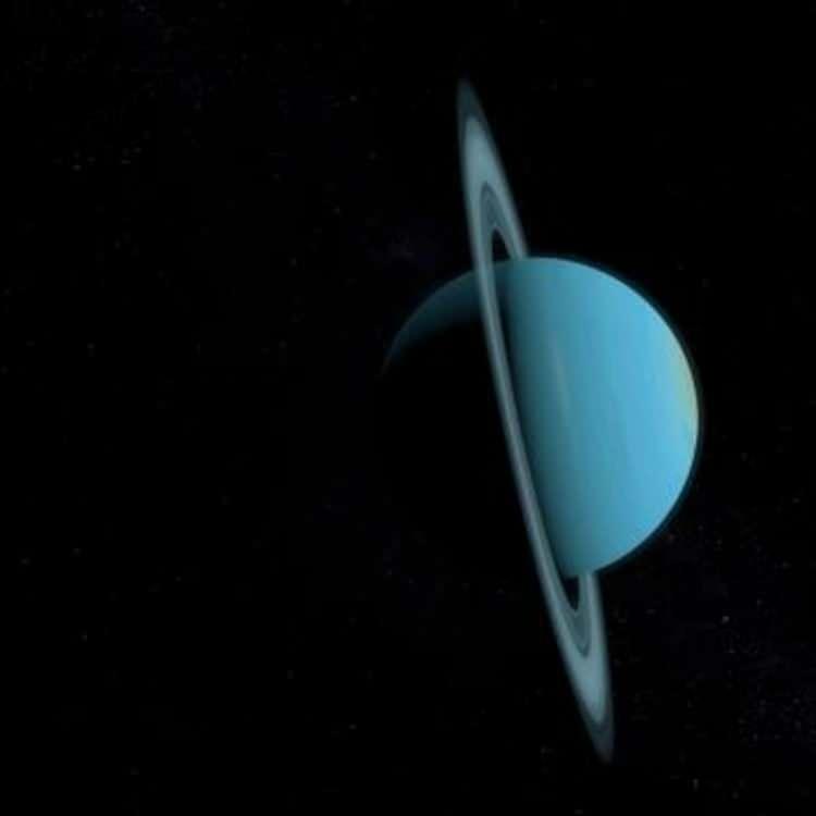 <p>NASA, James Webb Uzay Teleskobu'nun buzlu dev gezegen Uranüs'ü gözlemleyerek, daha önce görülmemiş bir fotoğraf paylaştı. Teleskobun üstün yetenekleri sayesinde, Uranüs'ün görünmeyen halkaları ve uyduları ilk kez net bir şekilde görüntülendi.</p>

<p> </p>

<p>Uzay araştırmaları açısından önemli bir adım olan bu keşif, NASA yetkilileri tarafından "Uranüs hiç bu kadar iyi görünmemişti" şeklinde özetlendi. James Webb Uzay Teleskobu'nun, uzay keşiflerindeki önemi de bu keşifle bir kez daha kanıtlanmış oldu.</p>
