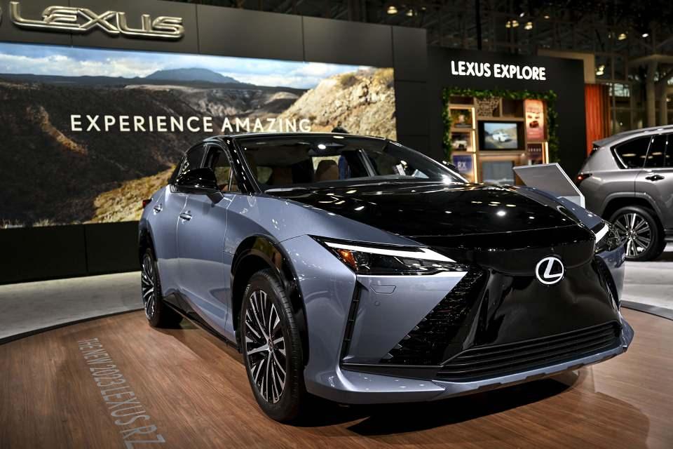 <p>Lexus RZ 450</p>
