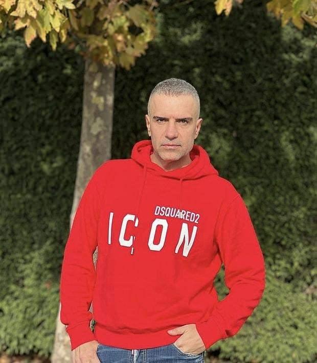<p><span style="color:#000000"><strong>"Ev ve otomobillerimi satıp kozmetik markama yatırdım" diyen Berdan Mardini yeni işiyle ilgili sosyal medya hesabından paylaşımda bulundu. </strong></span></p>