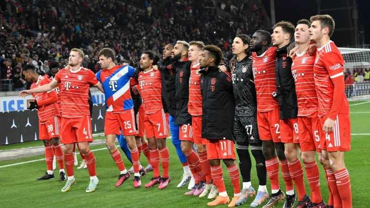 <p>3- Bayern Münih / Bundesliga<br />
<br />
<strong>Kadro Değeri:</strong> 979.70 mil. €</p>

