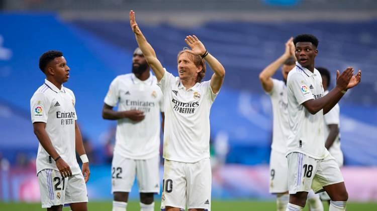 <p>7 - Real Madrid / La Liga<br />
<br />
<strong>Kadro Değeri: </strong>860.50 mil. €</p>