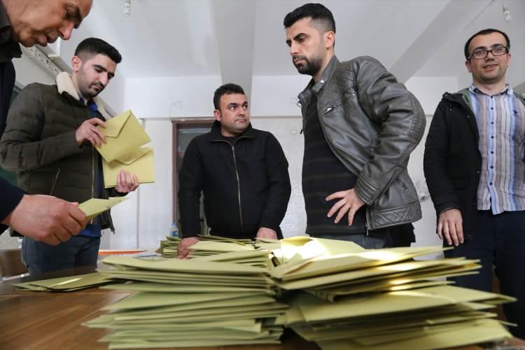 <p><strong>BAYBURT</strong></p>
<p><strong>1</strong> BEKİR KASAP</p>