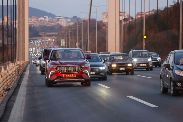 <p>Hazine ve Maliye Bakanı Nureddin Nebati, yerli ve milli Togg'u teslim alarak, trafikteki ilk sürüşünü gerçekleştirdi.</p>
<p> </p>