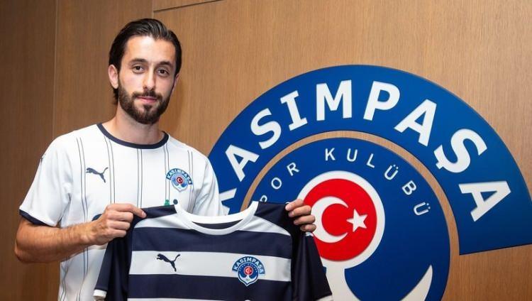 <p>* Yunus Mallı / Kasımpaşa<br />
<br />
* 31 yaşında<br />
<br />
* Orta Saha</p>
