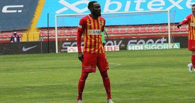 <p>* Attamah / Kayserispor<br />
<br />
* 28 yaşında<br />
<br />
* Orta Saha</p>
