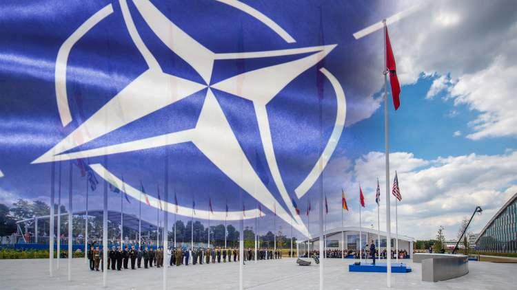 <p>NATO'ya bir ülkenin katılabilmesi için, birliğin tüm üye ülkelerinin onay vermesi şartı var.</p>
