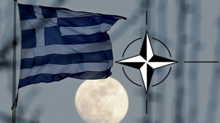 <p><strong>Aynı yıl içerisinde Türkiye'yle birlikte Yunanistan'da NATO'ya üye ülke statüsü kazandı.</strong></p>
