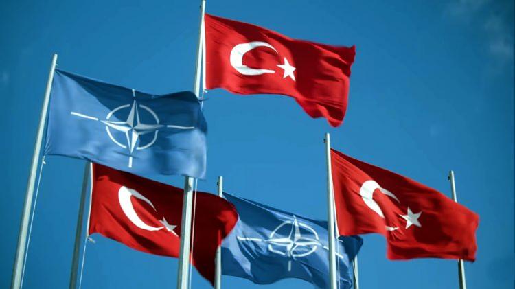<p><strong>Türkiye, 1949'da 12 üye ülke etrafında kurulan NATO Birliği'ne 1952'de dahil oldu.</strong></p>
