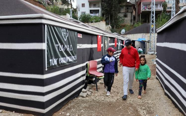 <p>Alana çocuk oyun ve kütüphane çadırı kuruldu.</p>
