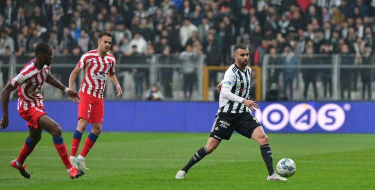 <p>Marca gazetesi, "Maçın skorundan ziyade karşılaşmanın amacı önemliydi. Binlerce kişinin hayatını kaybettiği felaketin ardından depremzedelere yardım edildi. Futbol bunun içindir." ifadelerini kullandı.</p>
