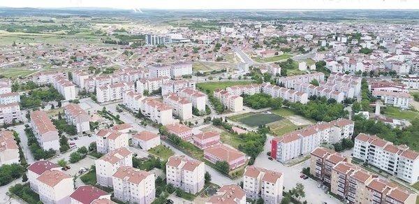 <p>Deprem nedeniyle de daha az risk içeren şehirlere talep oldukça fazla. Fakat bu ilgi, fiyatlarda da yükselişe neden oluyor.</p>