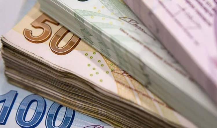 <p>Cumhurbaşkanı Erdoğan emekli aylığı haricinde asgari ücret ya da memur ve memur emeklisi maaşları zamlarına ilişkin açıklama yapmadı.</p>

