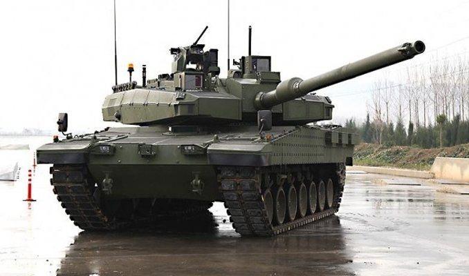 <p><strong>TSK'NIN DİĞER TANKLARINA DA UYARLANACAK</strong></p>
<p> </p>
<p>Altay tankının tüm konfigürasyonlarında kullanılabilecek bu zırh sistemindeki yeni nesil teknolojiler, Türk Silahlı Kuvvetleri envanterindeki diğer tanklara da uyarlanabilecek. Söz konusu teknolojilerin ilerleyen aşamada insansız kara araçlarında kullanımı da hedefleniyor.</p>