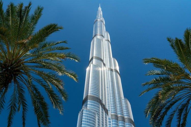 <p>BURJ KHALİFA (Gerçekte olan)</p>