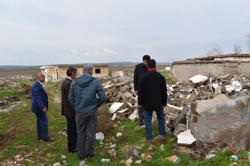 <p>Köyü görünce hatıralarının canlandığını ifade eden Mehmet Altun da “Köyümüz baraj altında kalmıştı.</p>
