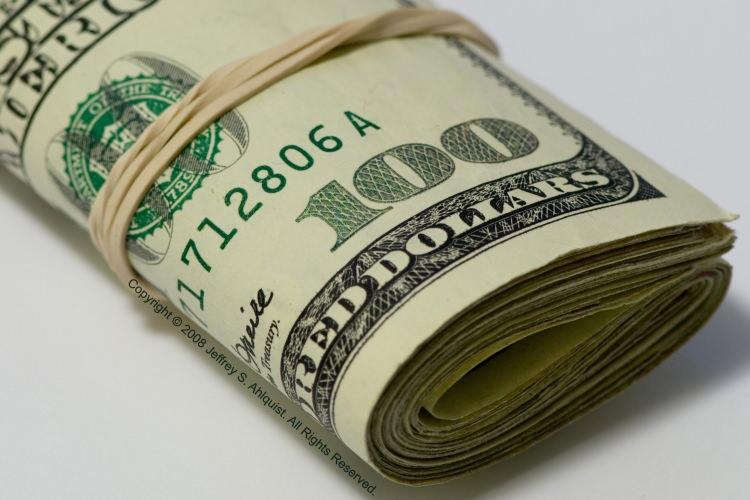 <p>Milyarderler listesine giden ikinci en yaygın yol nedir? Bir yıl önce 337 milyardere karşılık 324 milyardere sahip olan imalat sektörü de ikinci sırada yer alıyor. En zengin kişi ise 1954 yılında ailesinin toptan vida işini devralan ve 16 milyar dolarlık bir dev haline getiren Alman girişimci Reinhold Wuerth. </p>
