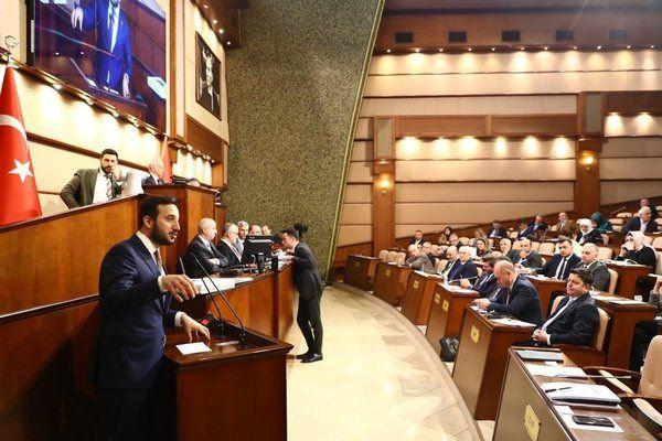 <p><strong>Hem İETT’yi hem de İstanbul Büyükşehir Belediyesi’ni tekrar ayağa kaldırarak milletimizin iftiharı haline getireceğiz. </strong></p>
