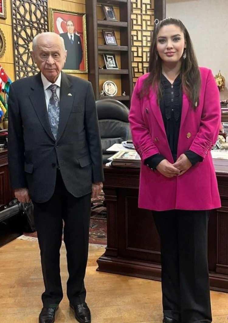 <p>MHP, oyuncu Özlem Balcı’nın adını Muğla’dan birinci sıraya yazdı.</p>

<p> </p>
