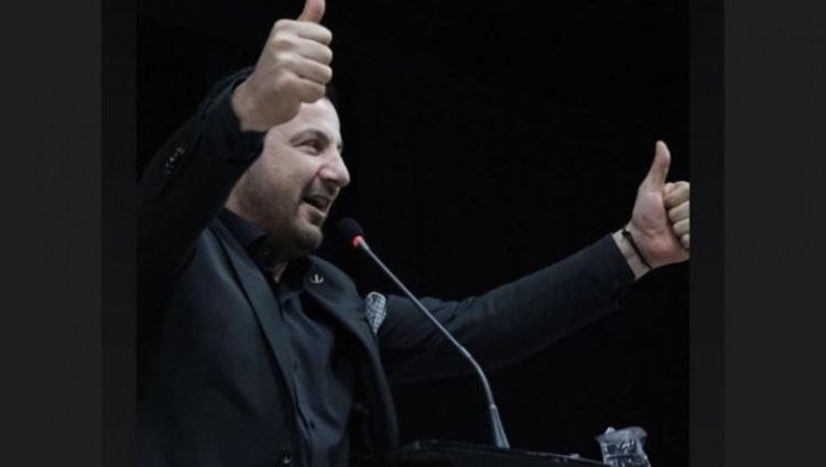<p>Yeniden Refah Partisi, Genel Başkan Fatih Erbakan’ın sanat danışmanı olan şarkıcı Davut Güloğlu’nu İstanbul 1’inci Bölge 2’nci sıradan aday gösterdi.</p>
<p> </p>