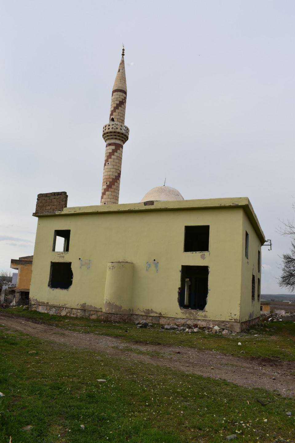 <p>Dicle Nehri üzerindeki en büyük baraj olan, göl sahası Diyarbakır, Batman, Mardin, Siirt, Şırnak sınırları içinde yer alan, dolgu hacmi bakımından Türkiye’nin 2’nci büyük, kurulu güç bakımından 4’üncü büyük barajı olan, ön yüzü beton kaplı baraj tipinde dolgu hacmi bakımından da dünyada birinci olan Ilısu Prof. Dr. Veysel Eroğlu Barajı ve Hidroelektrik Santrali, tamamlanmasının ardından su tutmasıyla 2020’de devreye alındı. </p>
