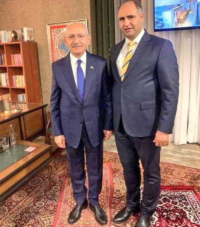 <p>Optimar seccade olayını da sormuş. Ankete katılanların yüzde 48’i Kılıçdaroğlu’nun seccadeye kasıtlı olarak basmadığı düşüncesinde. </p>
<p> </p>